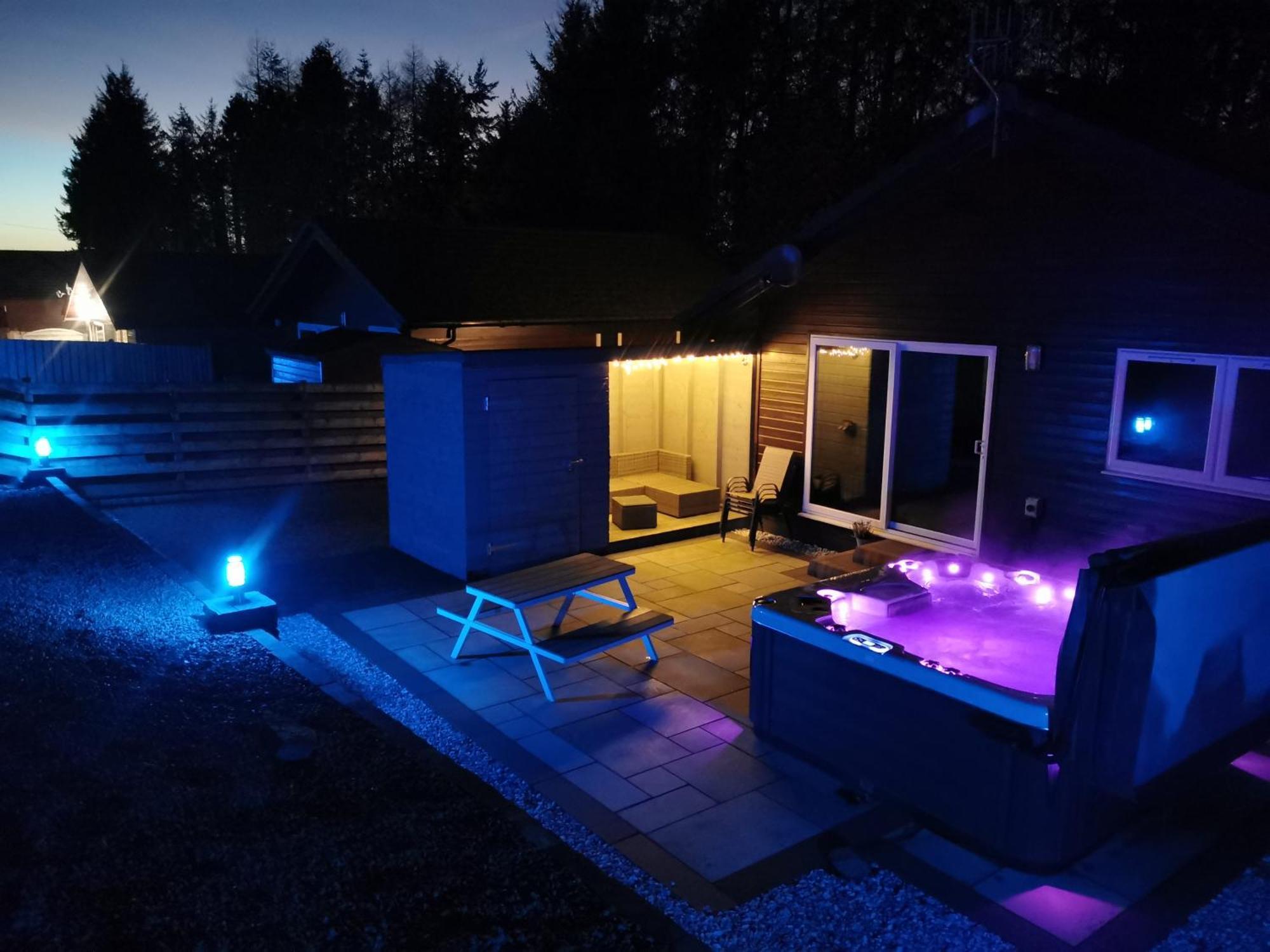 Cairnyard Lodges - Woodrow Beeswing Buitenkant foto