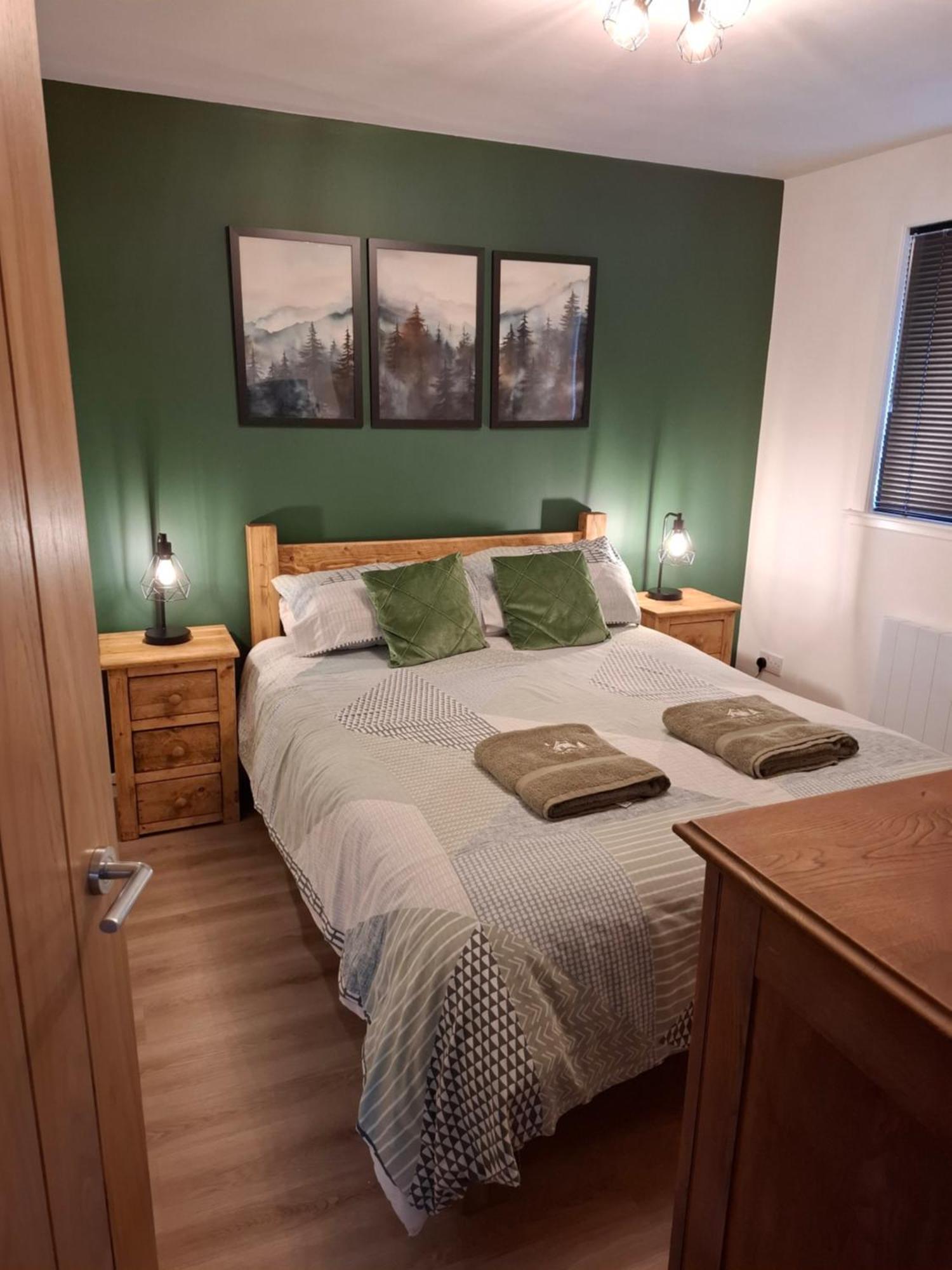 Cairnyard Lodges - Woodrow Beeswing Buitenkant foto
